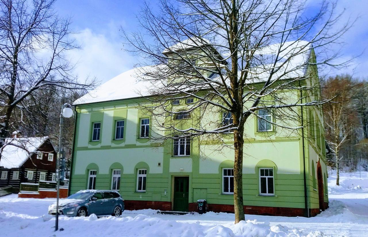 Apartment Apartman Cerny Dul *